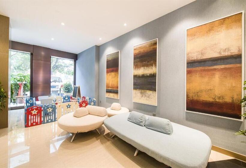 هتل Holiday Inn Express Chengde Downtown, An Ihg