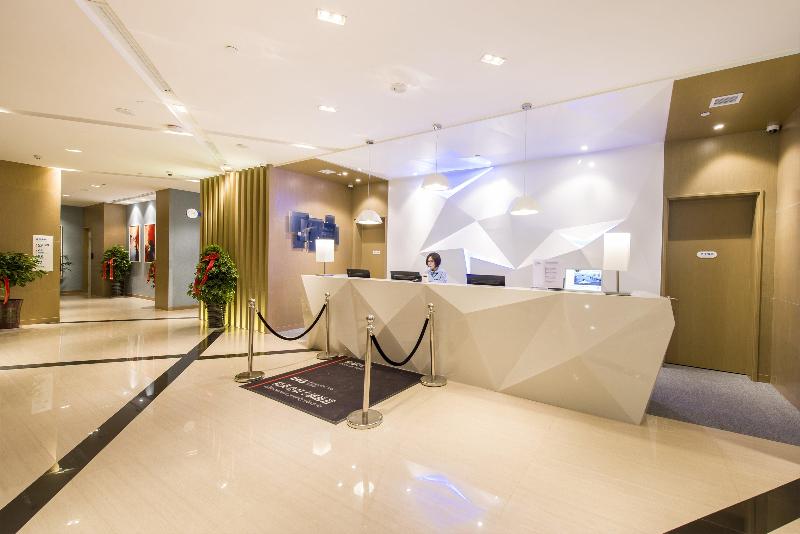 هتل Holiday Inn Express Chengde Downtown, An Ihg