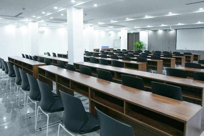 هتل Holiday Inn Express Chengde Downtown, An Ihg