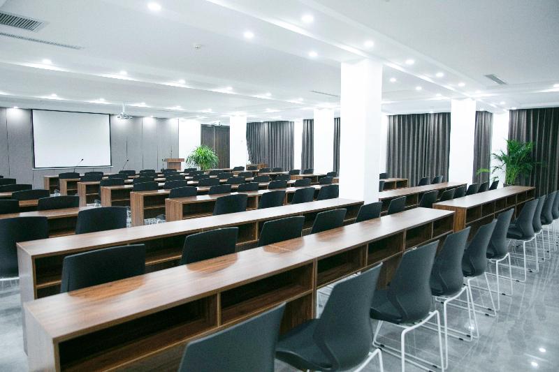هتل Holiday Inn Express Chengde Downtown, An Ihg