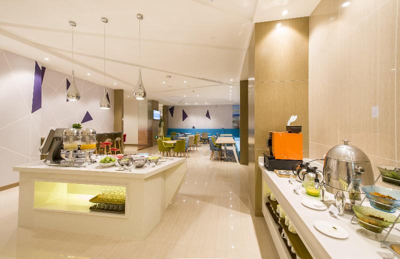 هتل Holiday Inn Express Chengde Downtown, An Ihg