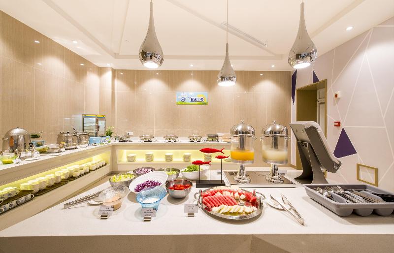 هتل Holiday Inn Express Chengde Downtown, An Ihg
