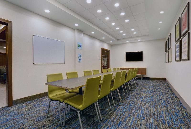 فندق Holiday Inn Express & Suites   Lenexa   Overland Park Area, An Ihg