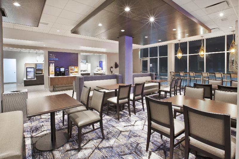 فندق Holiday Inn Express & Suites Okemos   University Area, An Ihg