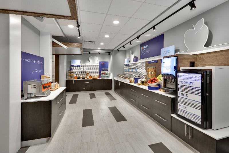 هتل Holiday Inn Express & Suites Plano East Richardson, An Ihg