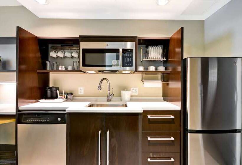 هتل Home2 Suites By Hilton Charles Town