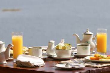 هتل Mweya Safari Lodge