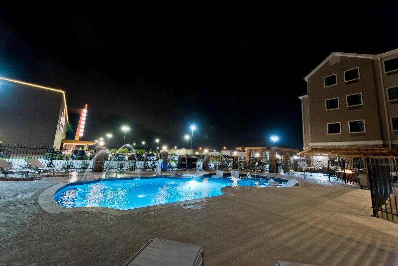 هتل Staybridge Suites Houston   Humble Beltway 8 E, An Ihg