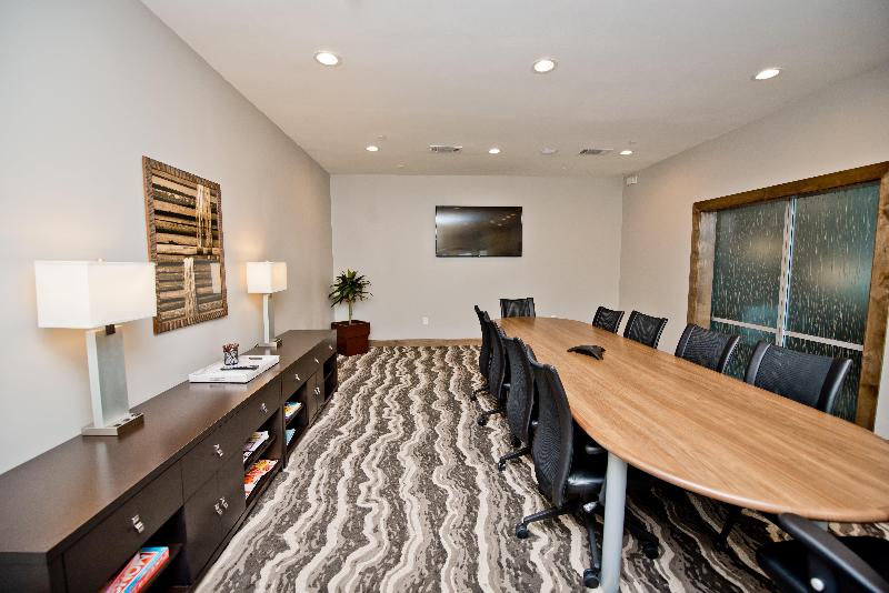 هتل Staybridge Suites Houston   Humble Beltway 8 E, An Ihg