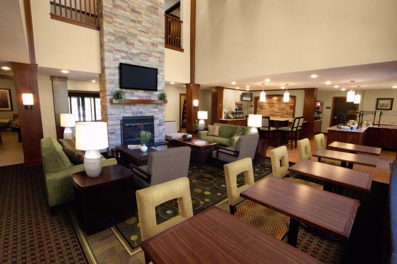 هتل Staybridge Suites Houston   Humble Beltway 8 E, An Ihg