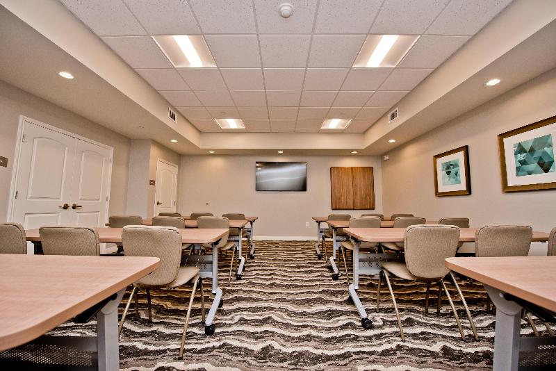 هتل Staybridge Suites Houston   Humble Beltway 8 E, An Ihg