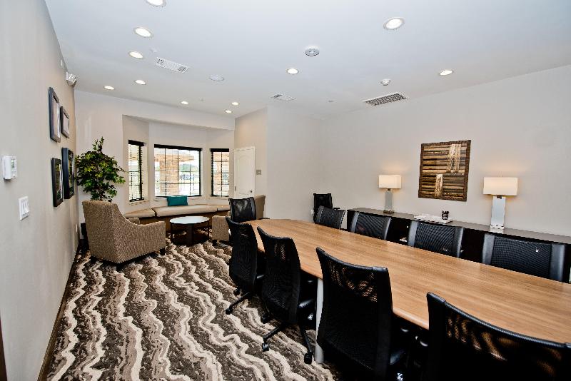 هتل Staybridge Suites Houston   Humble Beltway 8 E, An Ihg