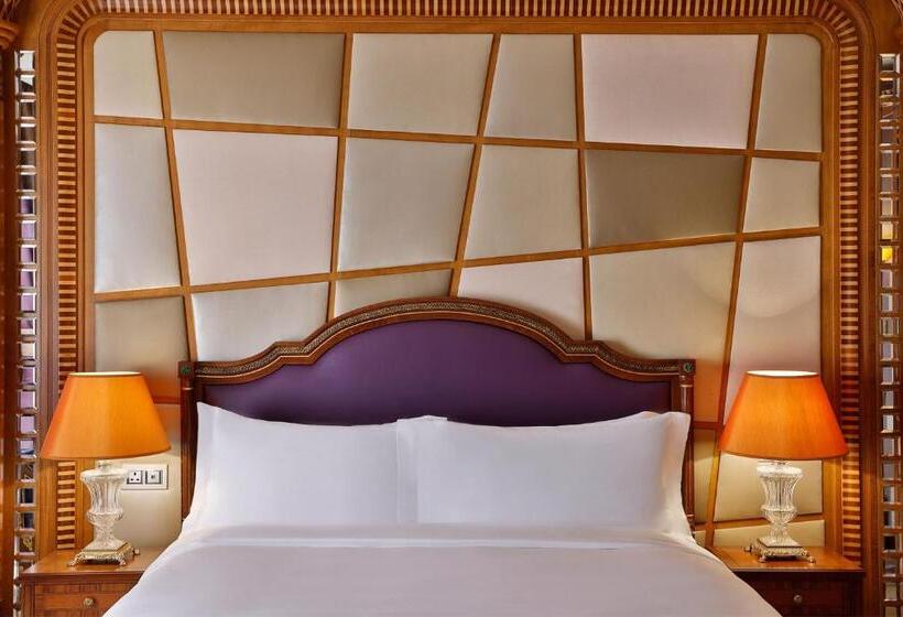 هتل The Ritz Carlton Jeddah