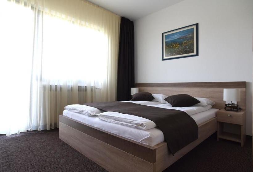 住宿加早餐  Rooms Barba Niko Near Zagreb Airport