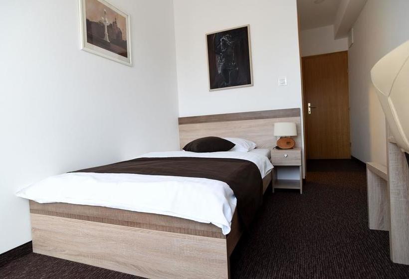 住宿加早餐  Rooms Barba Niko Near Zagreb Airport