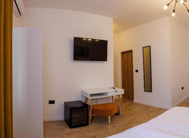 مبيت وإفطار Rooms Lišnić