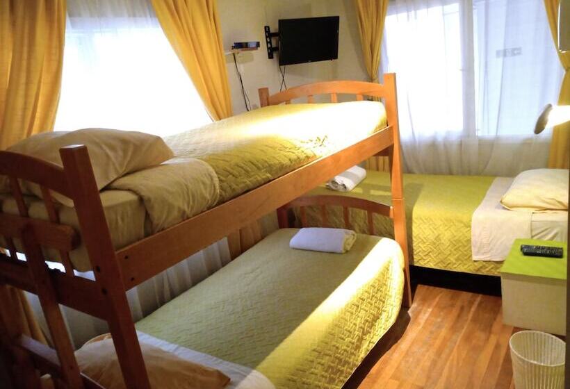 تختخواب و صبحانه Samarce House