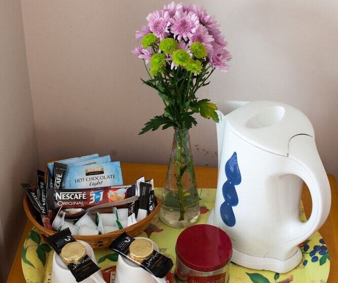 تختخواب و صبحانه Wyngate Guest House
