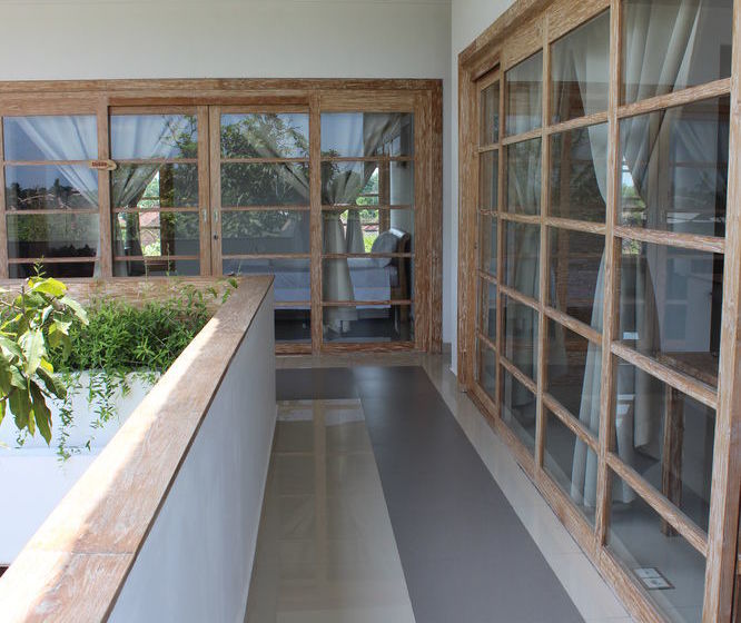 فندق فئة نجمة واحدة Kedungu Surf Camp