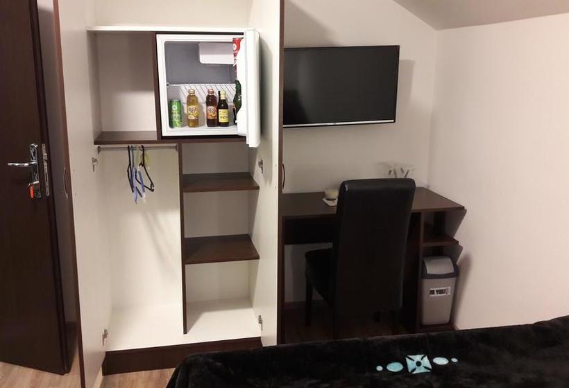 Hostel In Club