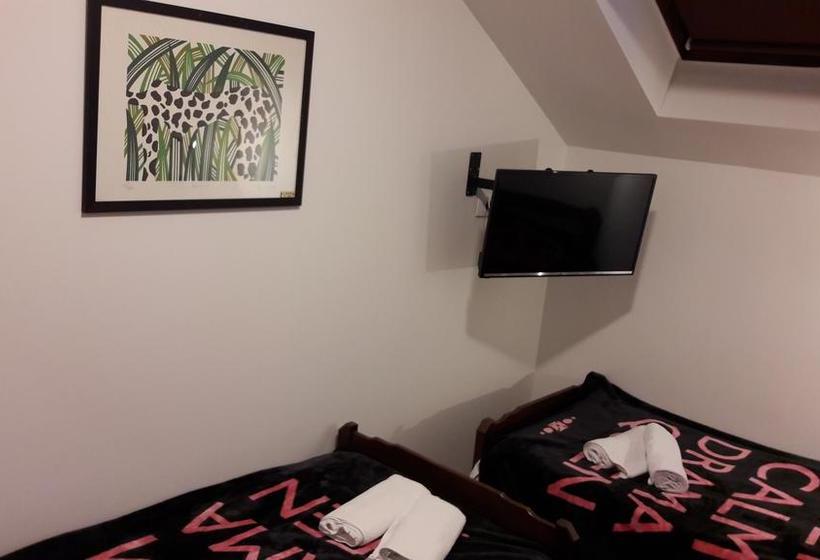 Hostel In Club