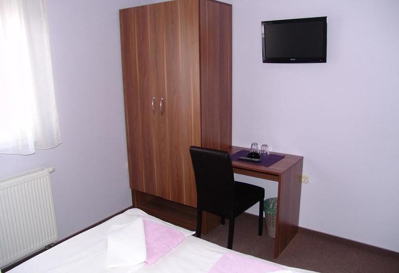 Hostel Kristal