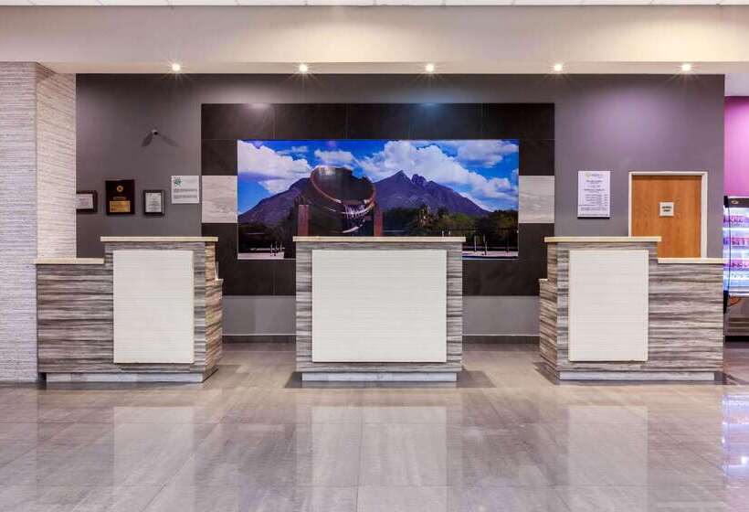 Fotos del hotel La Quinta By Wyndham Monterrey Aeropuerto:  5