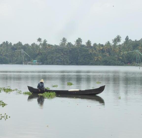 هتل Lago Leisure Resort & Spa