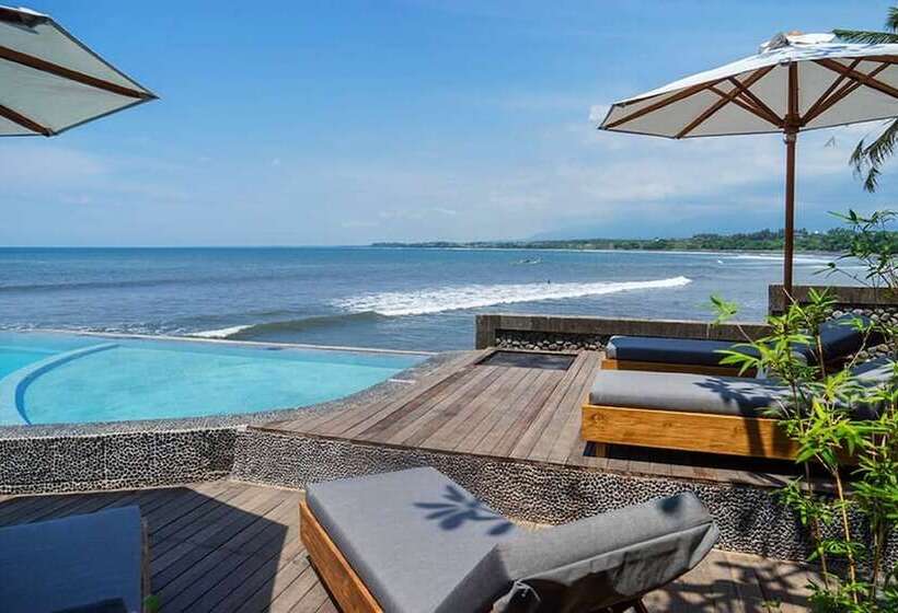 هتل The Point Surfcamp Bali
