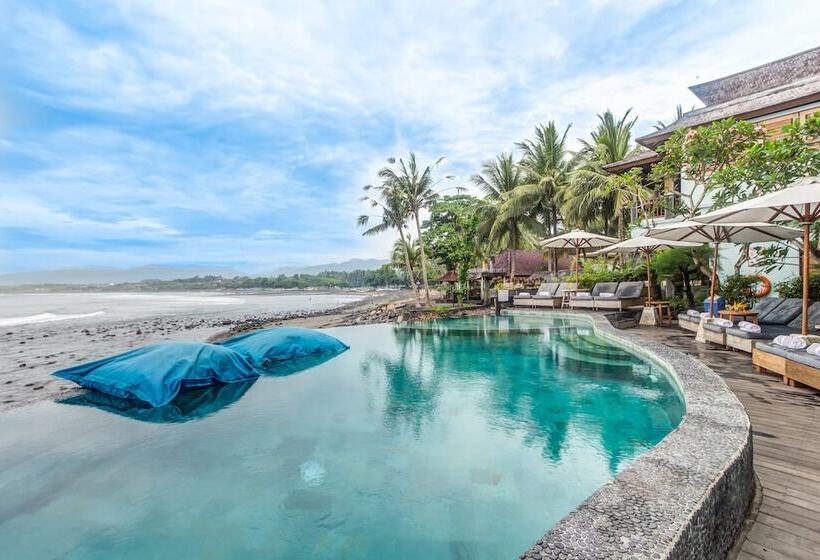 هتل The Point Surfcamp Bali