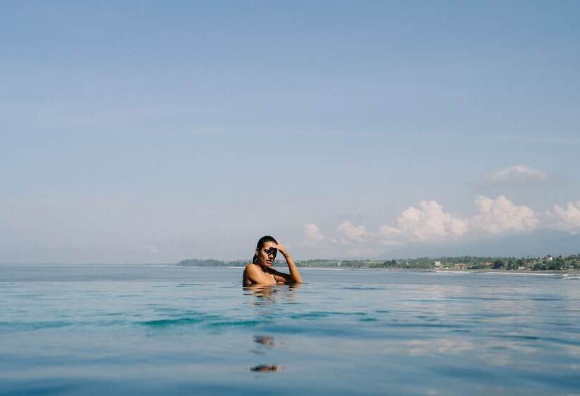 هتل The Point Surfcamp Bali