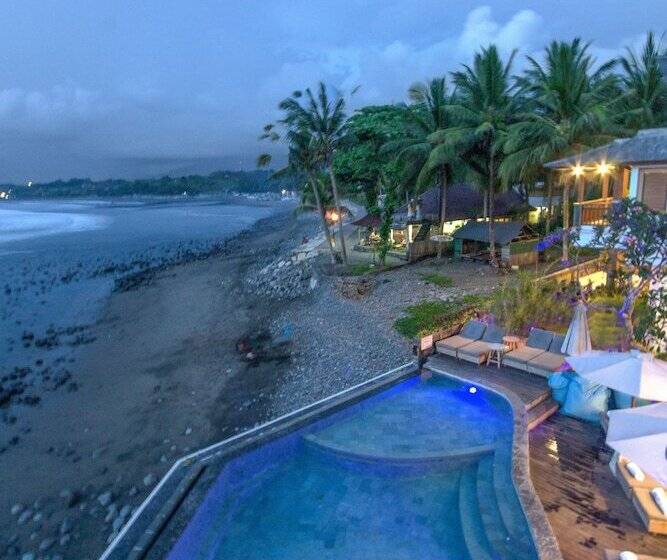 هتل The Point Surfcamp Bali