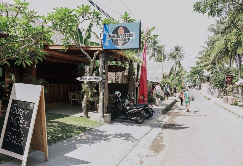 هتل The Point Surfcamp Bali
