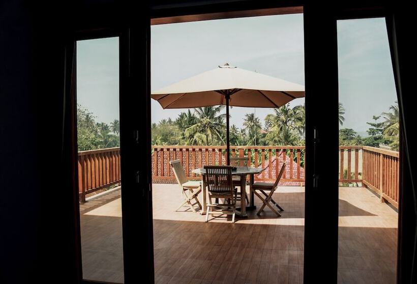 هتل The Point Surfcamp Bali