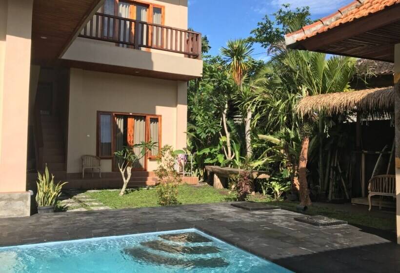 هتل The Point Surfcamp Bali