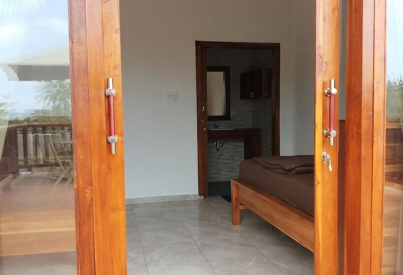 هتل The Point Surfcamp Bali