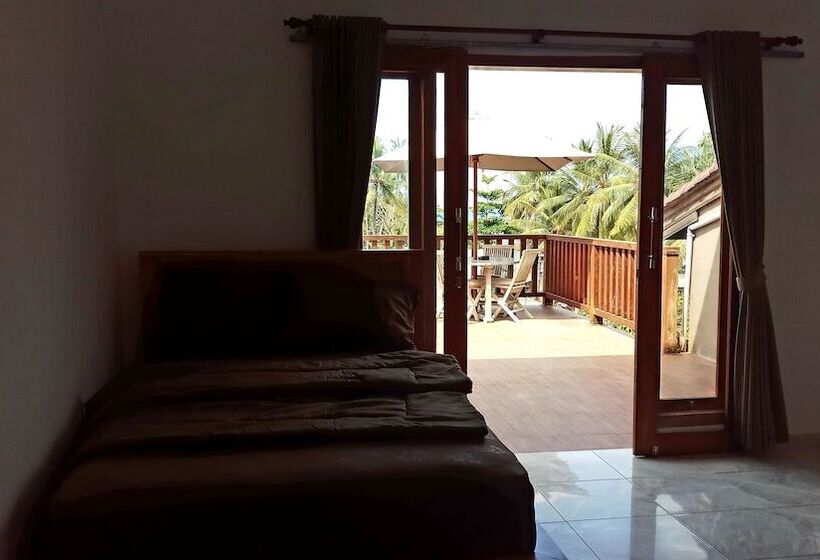 هتل The Point Surfcamp Bali