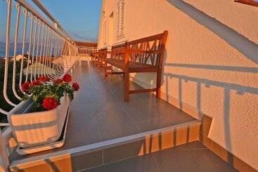 هتل Guest House Sunce, Traveler S Choice Best Panoramic View, Supetar Island Brac