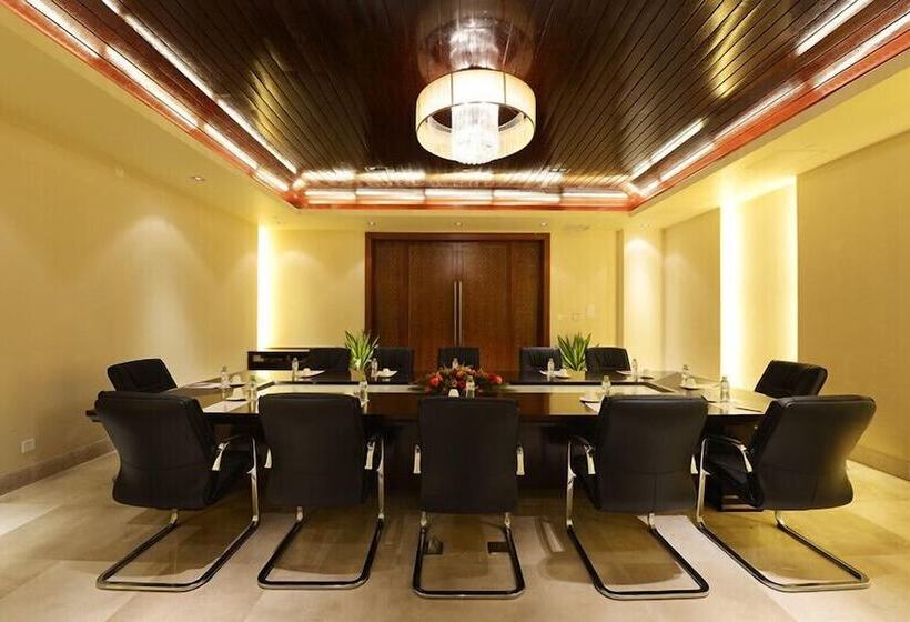 هتل Shixishu Jianguo Yalong Bay Resort