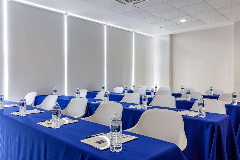هتل Sleep Inn Tijuana