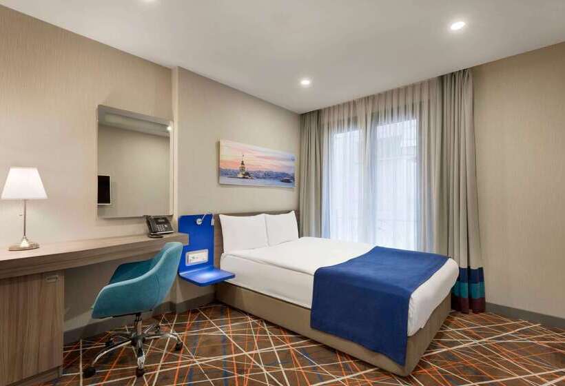 هتل Tryp By Wyndham Istanbul Taksim