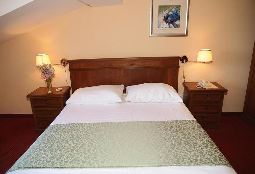 هتل Villa Ariston