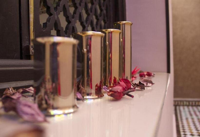 پانسیون Collier De La Colombe