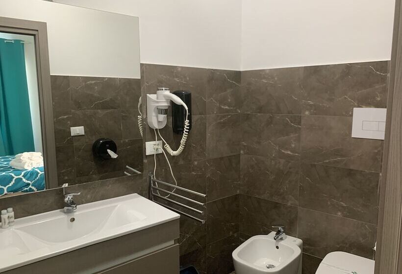 פנסיון Residence R&b Tyrrhenum