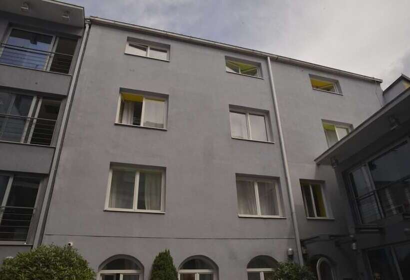 Whole Wide World Hostel