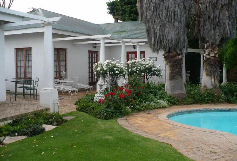 تختخواب و صبحانه A Tapestry Garden Guest House