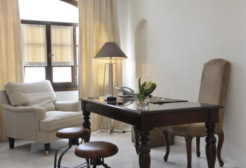 هتل Aella Residence
