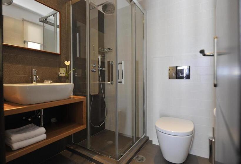 هتل Aella Residence