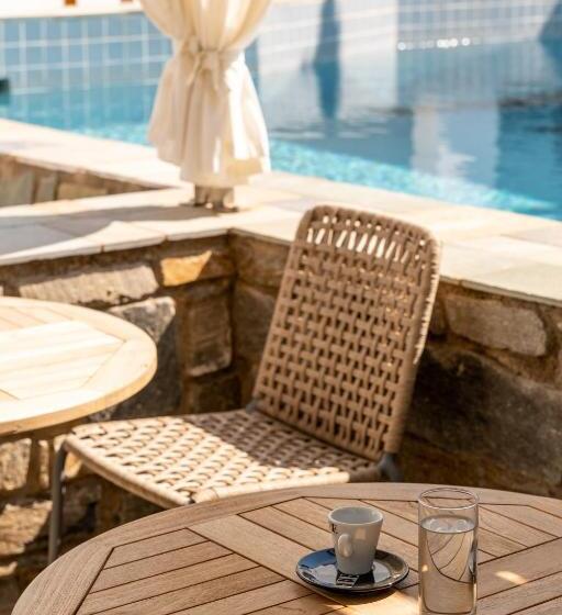 هتل Aella Residence