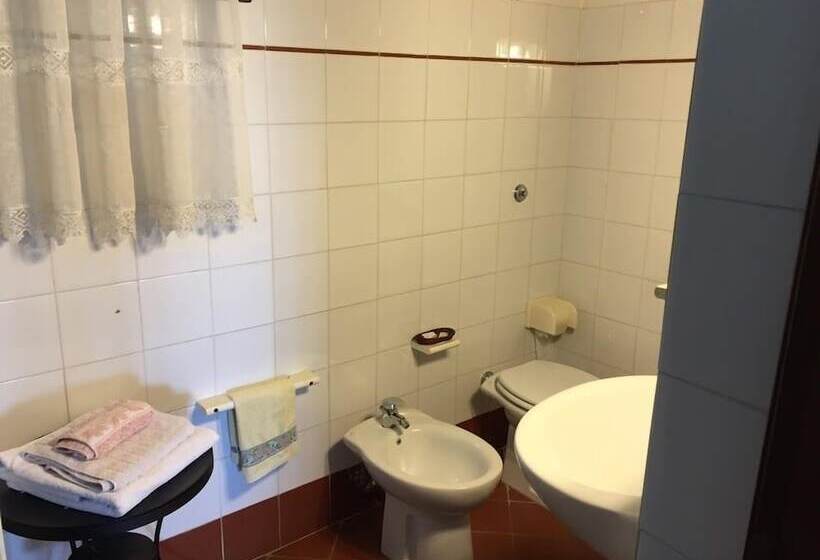 בית מלון כפרי Agriturismo Monte Due Torri